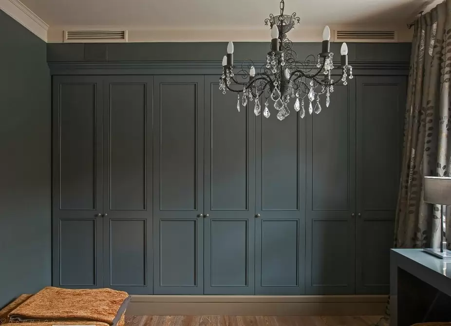 Дешеві матеріали – зло Неякісні матеріали вбудованої шафи: деформація дверцят, проблеми з фурнітурою.