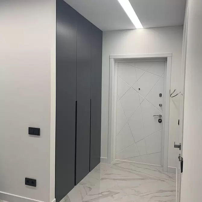 Зручність шафи - все Ергономічний дизайн вбудованої шафи для зручного зберігання речей в квартирі.