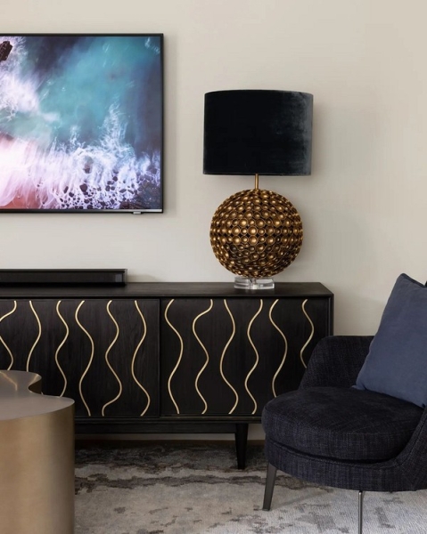 Темний шик Темні меблі з дерева у класичному інтер'єрі вітальні, дизайн 2026