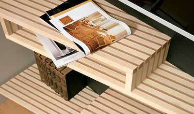 Сучасний стелаж для дому Мінімалістичний стелаж у світлому інтер'єрі: сучасний дизайн та надійне кріплення.