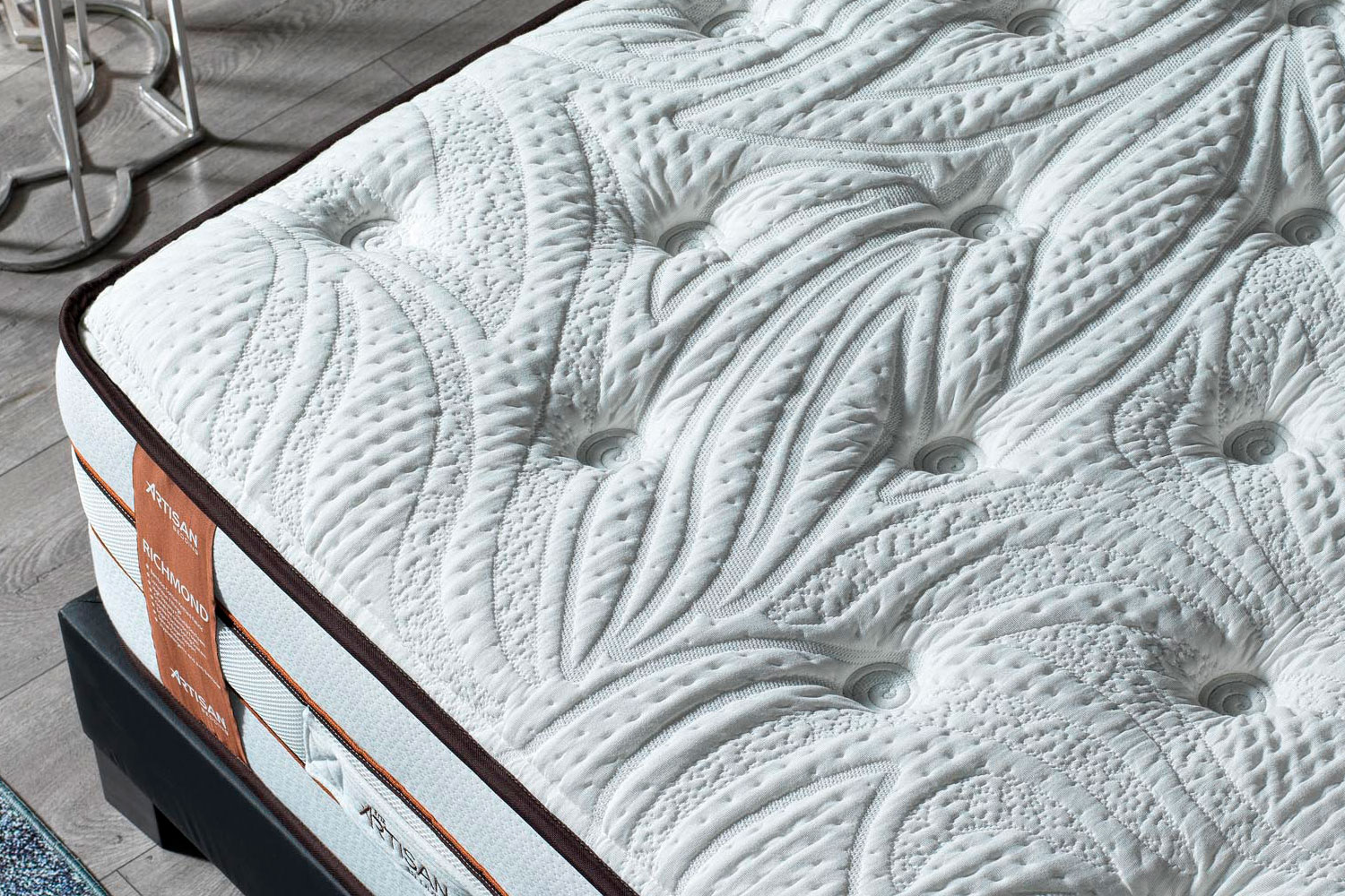 Матрац 2026: інновації Інноваційний матрац у розрізі з шарами високотехнологічних матеріалів для комфортного сну.