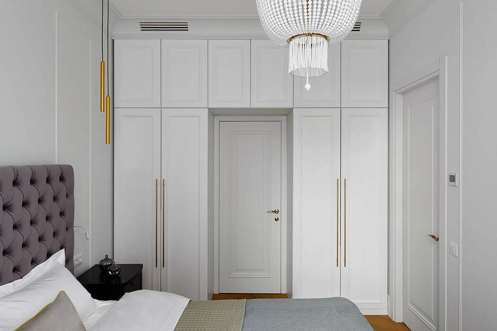 Дзеркальна магія Приклад використання дзеркал для візуального збільшення простору в маленькій кімнаті