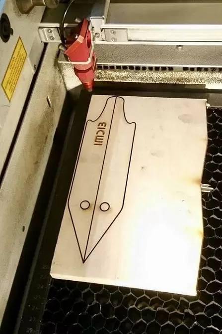 Вішалка: зроблено з любов'ю Настінна вішалка з дерева своїми руками: ідеальне рішення для передпокою.