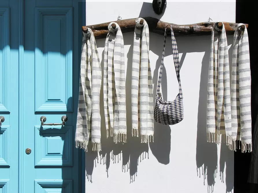 Вішалка 2-в-1: зберігання Багатофункціональна дерев'яна настінна вішалка з полицею для зберігання речей.