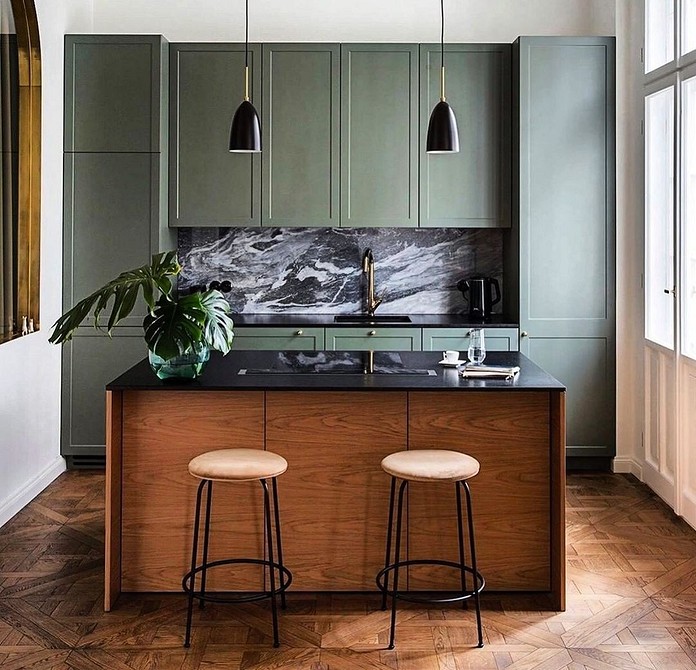 Дерев'яна кухня-острів Кухня з островом з дерев'яною стільницею, природні матеріали в дизайні 2026