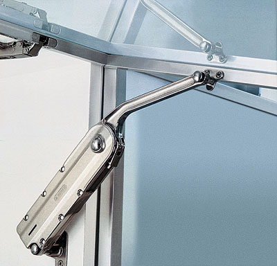 Комфорт та ергономіка Ергономічна кухонна фурнітура для максимального комфорту на кухні в 2026.