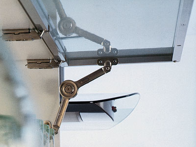 Зберігання та порядок Кухонна фурнітура 2026 для зручного зберігання та оптимізації простору кухні.