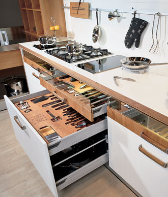 Довговічність та зручність Сучасна фурнітура для кухні 2026: системи плавного закривання для довговічності та зручності використання.