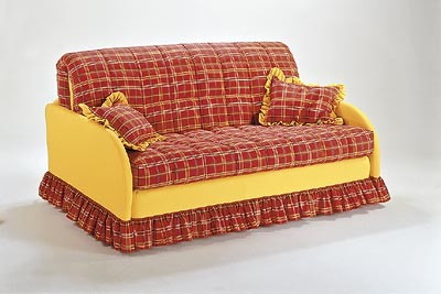 Диван-ліжко: економія простору Розкладений диван-ліжко в маленькій квартирі – оптимальне рішення для економії місця.