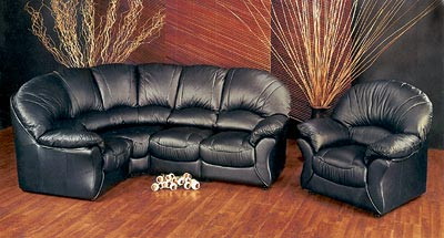 Диван: оригінальний декор Диван з оригінальною оббивкою – стильний акцент в сучасному інтер'єрі.