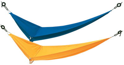 Ковані меблі: відпочинок Садові меблі 2026: кований стіл та стільці для відпочинку на відкритому повітрі.