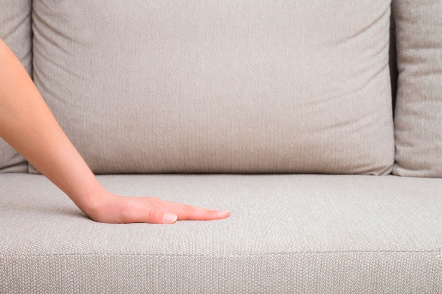 Контроль якості диванів Перевірка якості дивана на виробництві. Надійність та довговічність меблів.