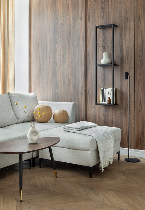 Білі полиці: мінімалізм Мінімалістичні настінні полиці білого кольору в сучасному інтер'єрі.