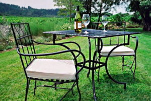 Вибираємо матеріали для меблів: повний гід від дерева до металу 🌳 2 - ліжка та матраци Практичні поради щодо вибору матеріалів для виготовлення меблів