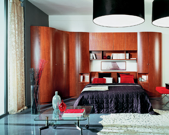 Тепле освітлення Затишна спальня з теплим освітленням і м'якими текстурами