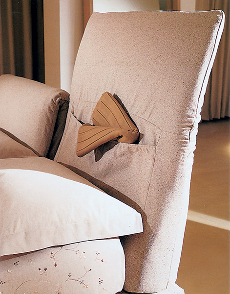 Сучасні стилі Спальня з сучасними стилями та елементами декору