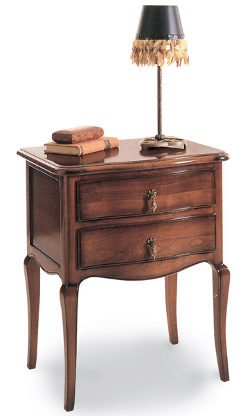 Затишна атмосфера Затишна спальня з м'якими подушками та стильним освітленням.