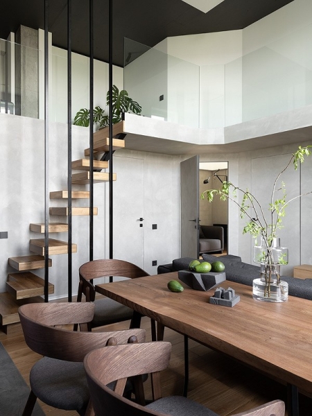 Ясенева стільниця у ванній Сучасна ванна кімната з дерев'яною стільницею з ясеня під умивальник.