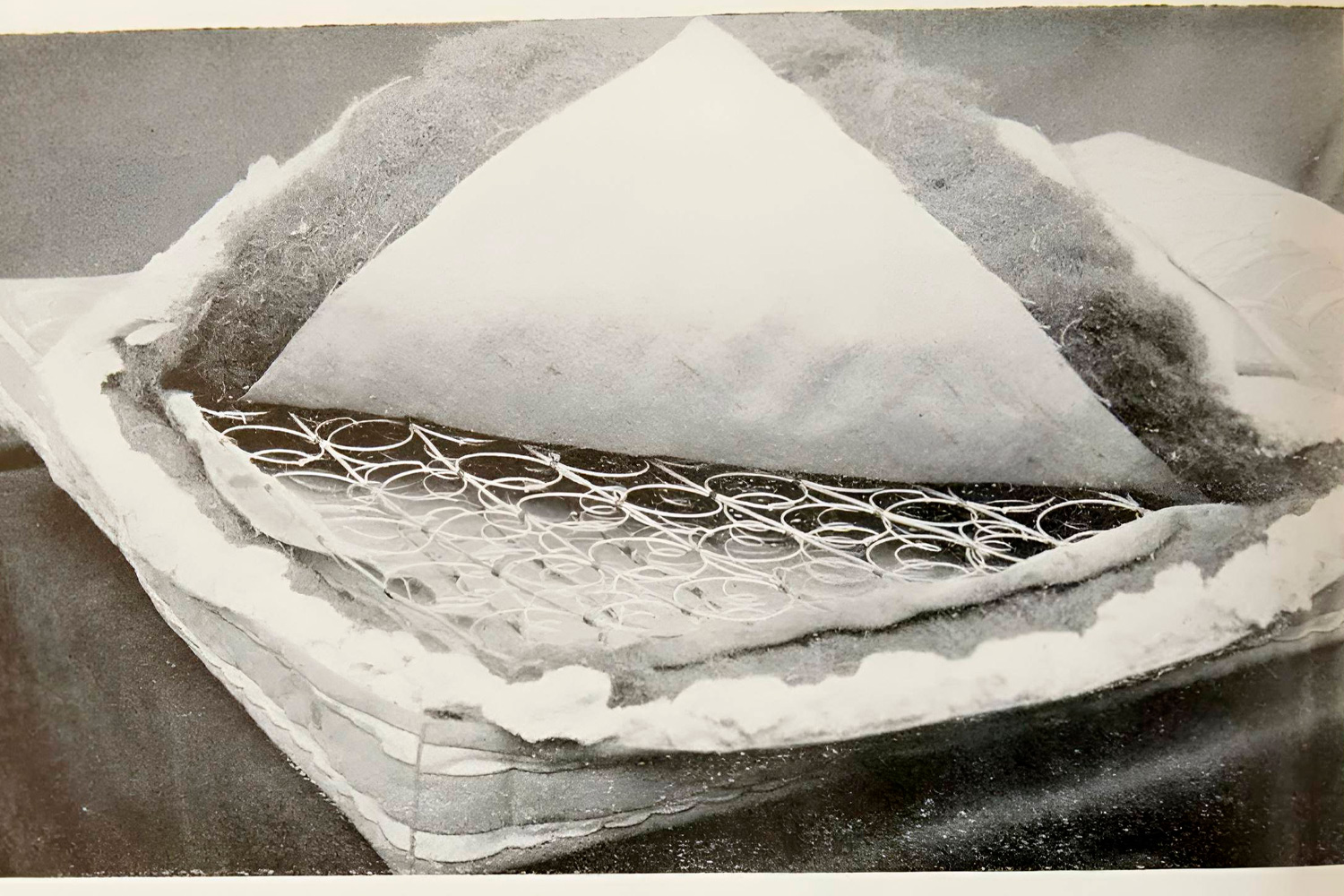 Пружинний матрац: початок Перший пружинний матрац 19 століття: історичний винахід для кращого сну