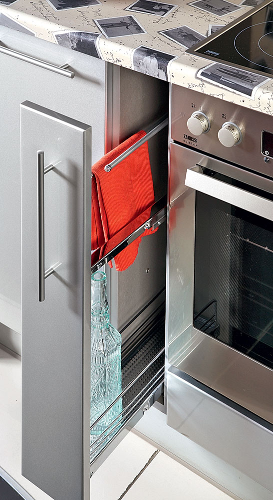 Ергономіка кухні 2026 Сучасні кухонні шафи з підйомними механізмами для зручного відкривання у 2026.