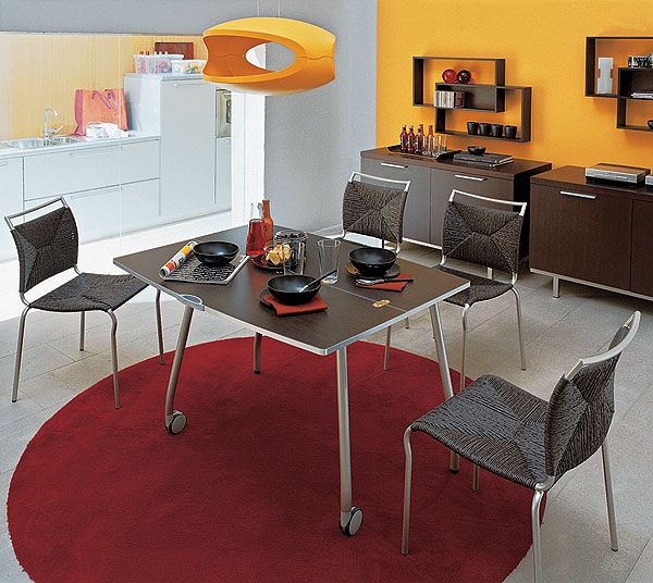 Елегантна сервіровка столу Сервірований обідній стіл для особливої події, вишуканий посуд та декор 2026